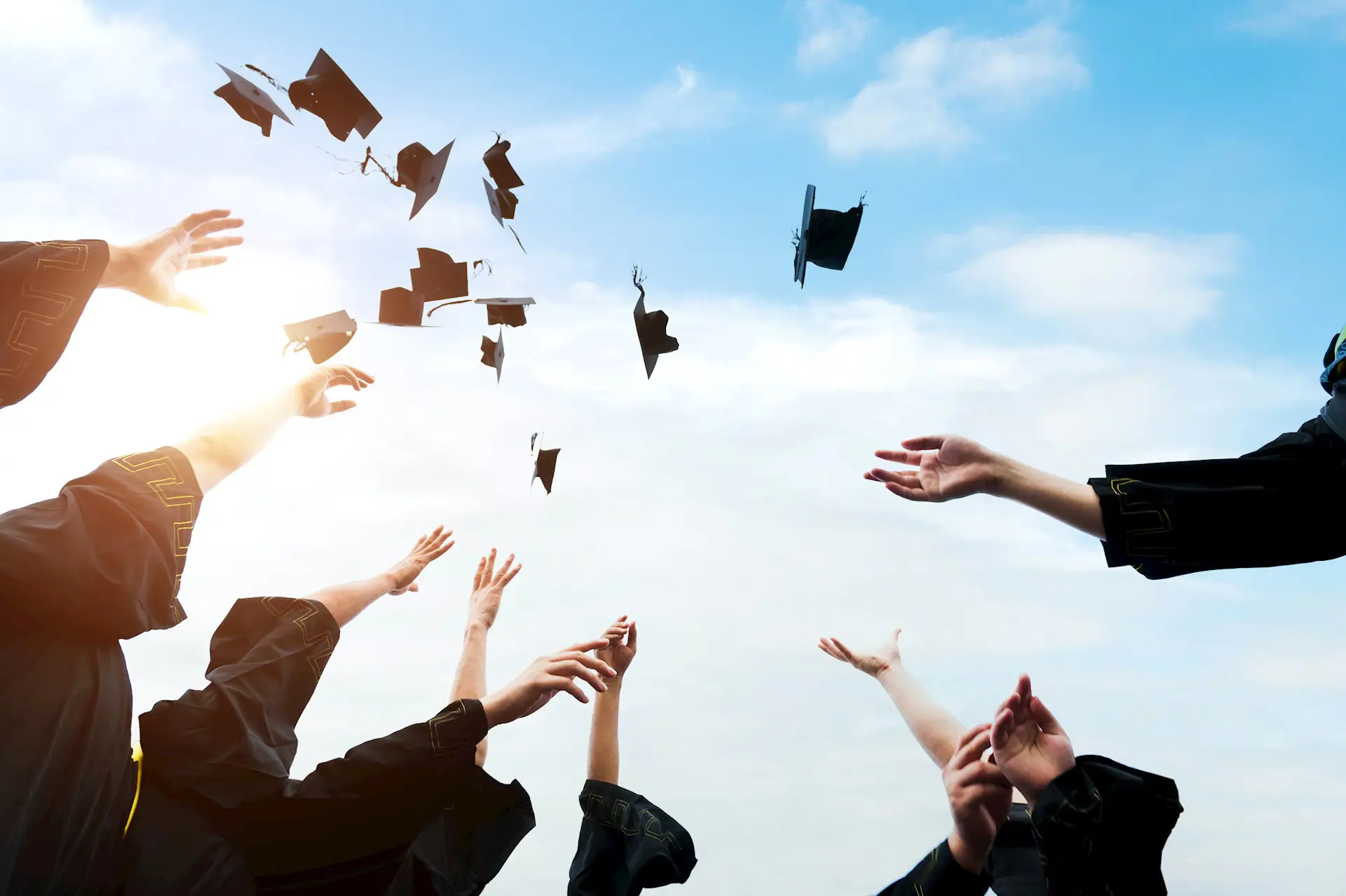 7 Noteworthy Scholarships For High School Seniors