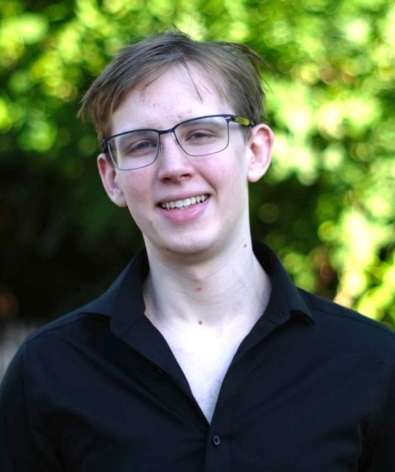 Headshot Photo 8Nqbw0s (1)