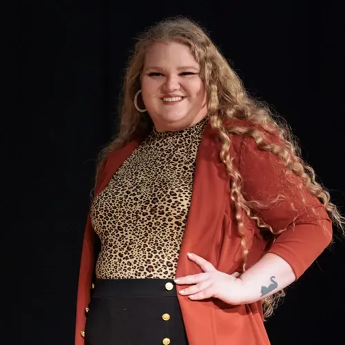 Clairekirschheadshot_2023