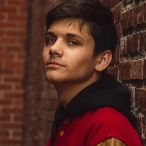 D1ba3cdf 6492 443F 8C88 01B8cad2d64c